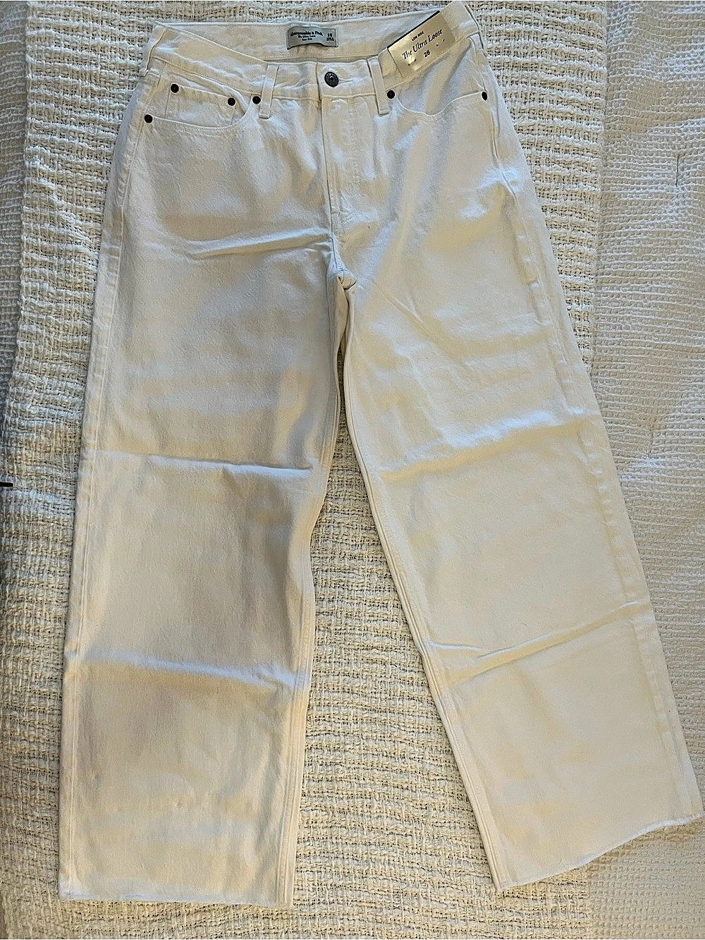 Abercrombie & Fitch The Ultra Loose Wide Leg Jeans in White Waist 28 NWT